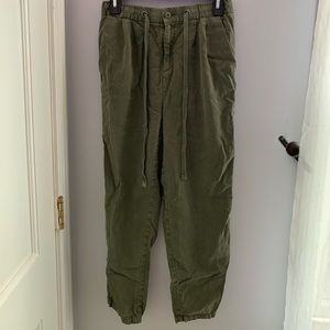 American Eagle Size 2 green straight leg trousers